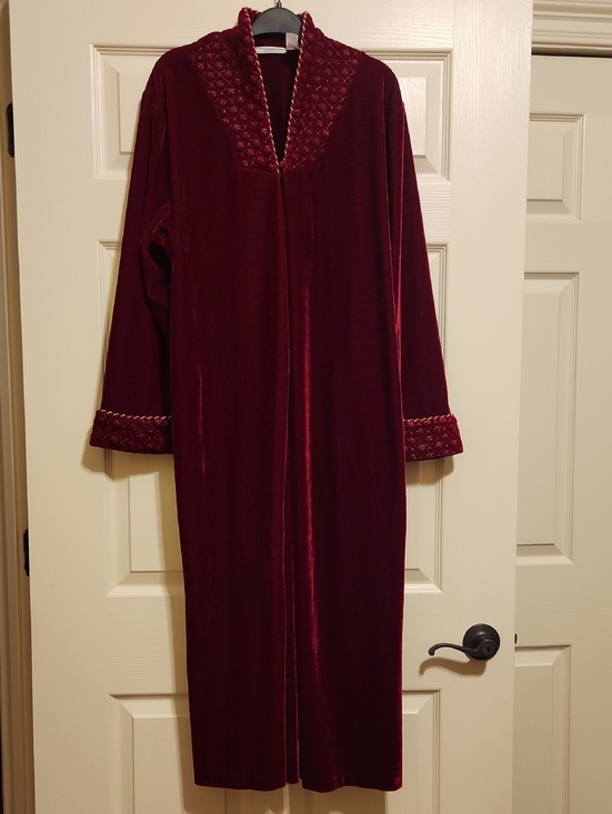 Adonna Other - Adonna Velvet Long Robe in Deep Burgundy, Like New, Large